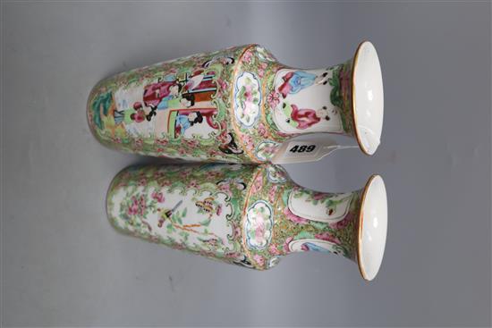 A pair of Chinese famille rose vases, 19th century, height 25cm